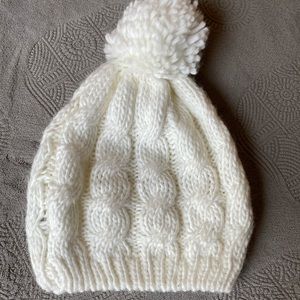 dELiAS*s White Knit Winter Hat